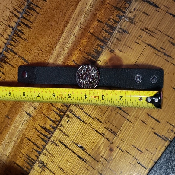 Pair of Paparazzi snap bracelets - Picture 3 of 6